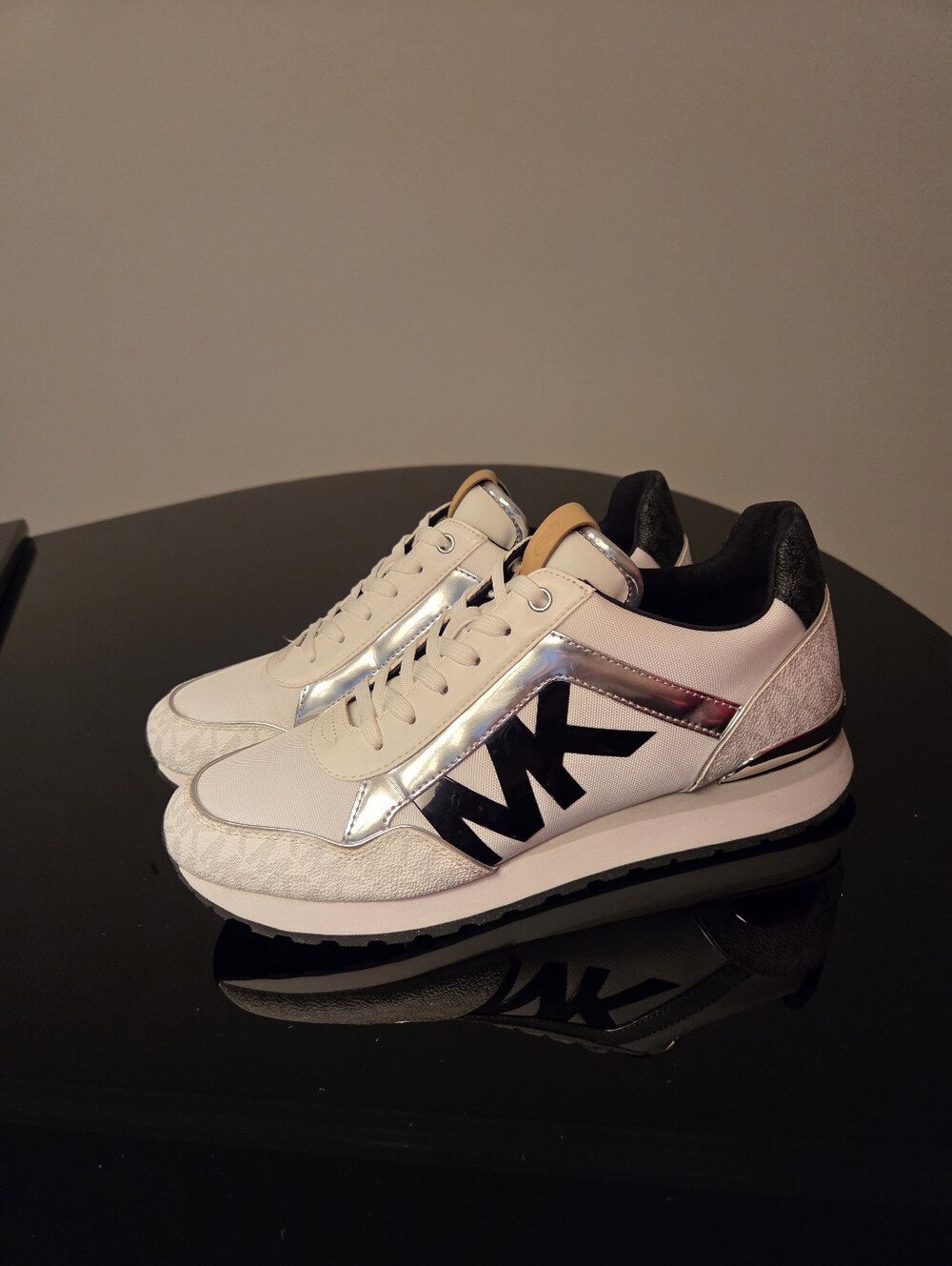 Michael Kors Maddy Trainer Size 9